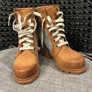 Sorel wedge boots worn only once!